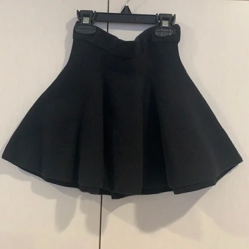 Gap black skirt